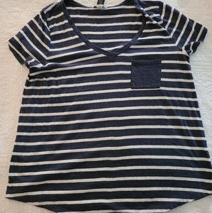 Torrid size 0 blue and white striped tshirt